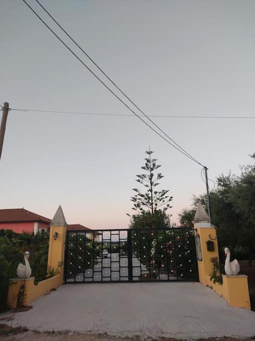 Casa Dei Fiori Villa Sarakinadhon Exterior photo